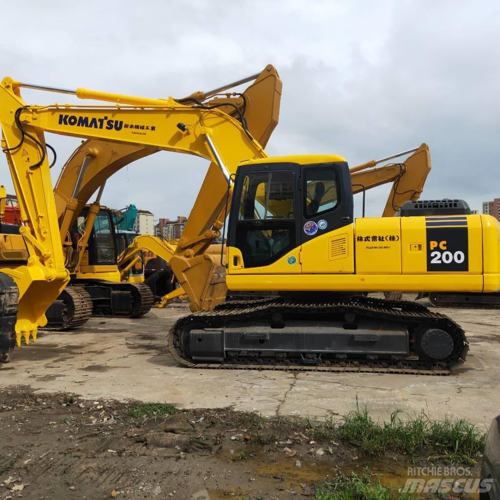 Komatsu PC200-7 Гусеничные экскаваторы