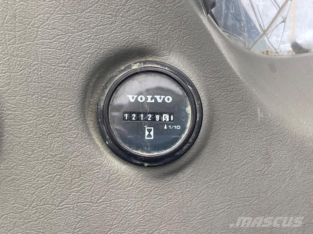 Volvo EC 300 D Гусеничные экскаваторы