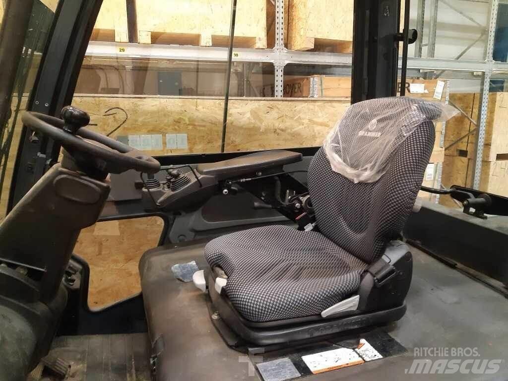 Toyota 8FBMT30 Электропогрузчики