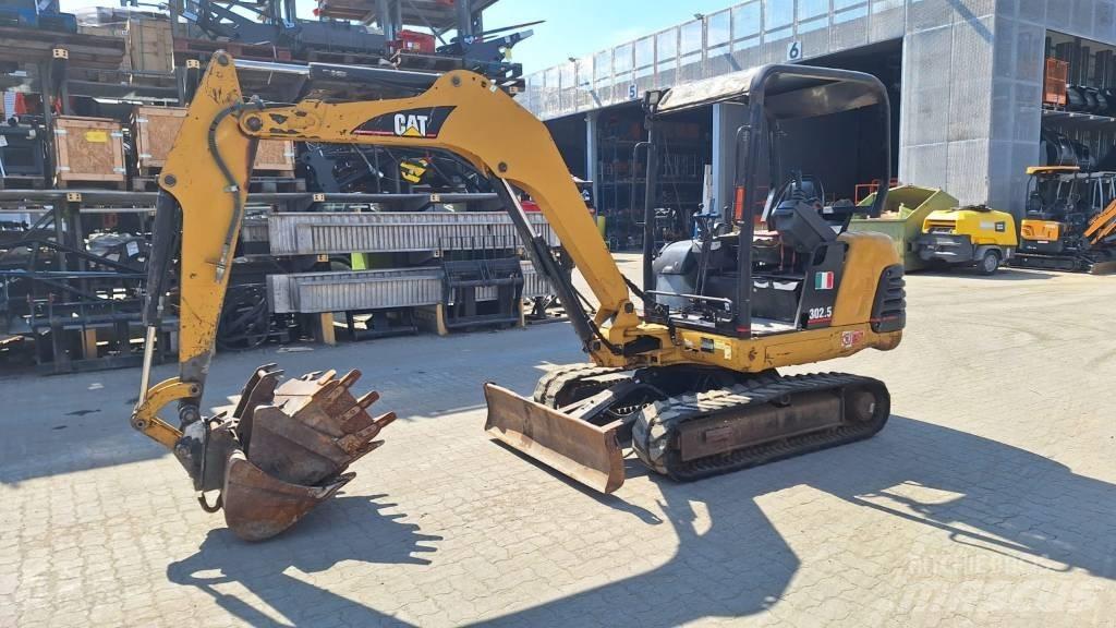 CAT 302.5 Мини-экскаваторы