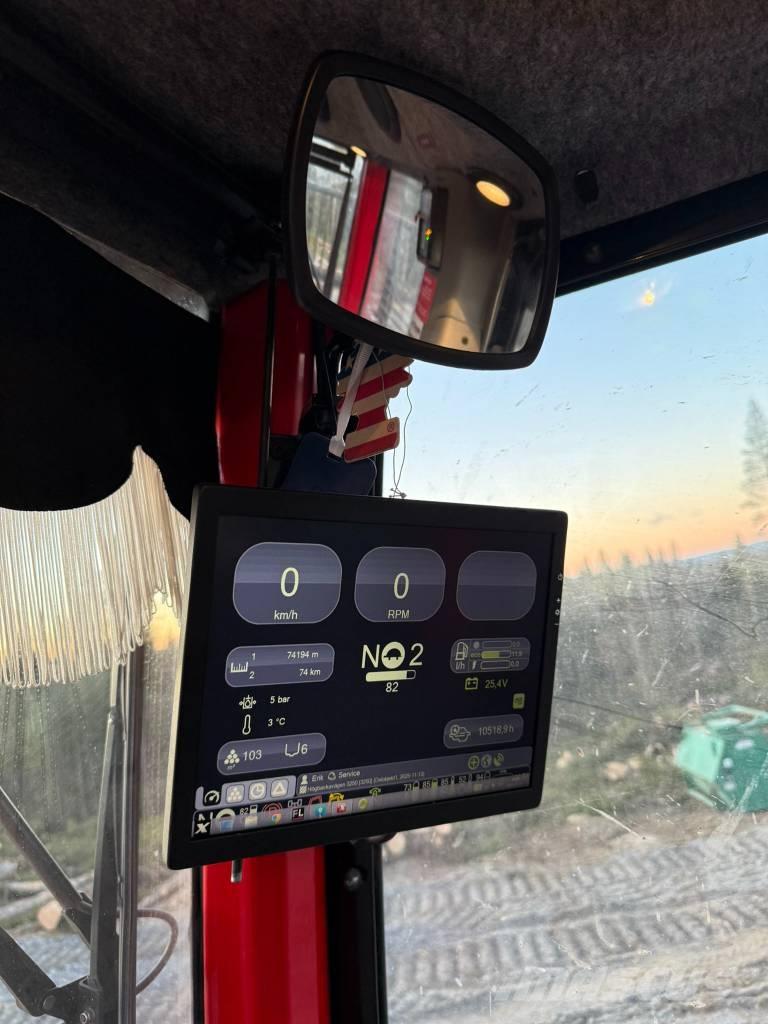 Komatsu 895 Форвардеры