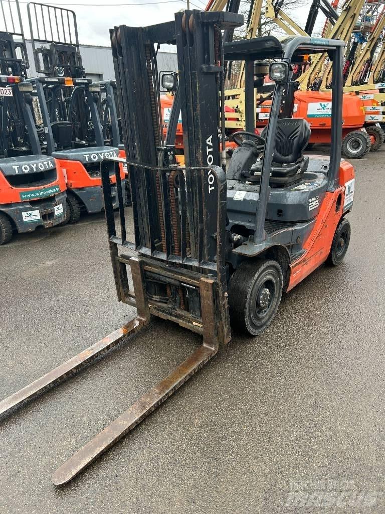 Toyota 02-8 FDF 25 Дизельные погрузчики