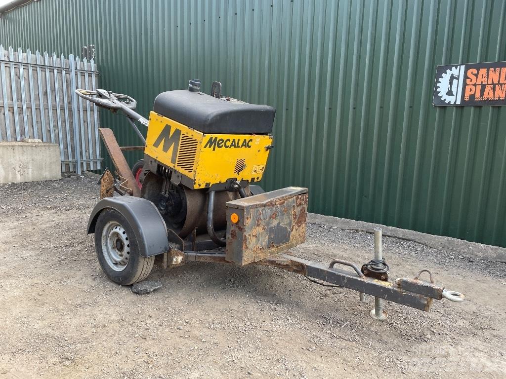 Mecalac MBR 71 Грунтовые катки