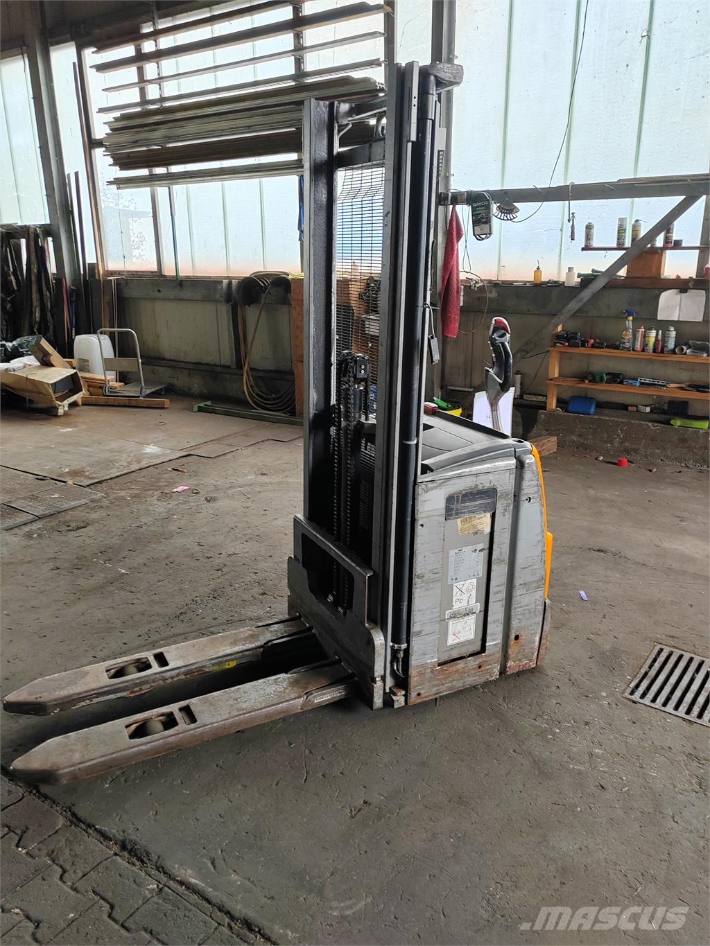 Still EXV14 Самоходные электроштабелёры