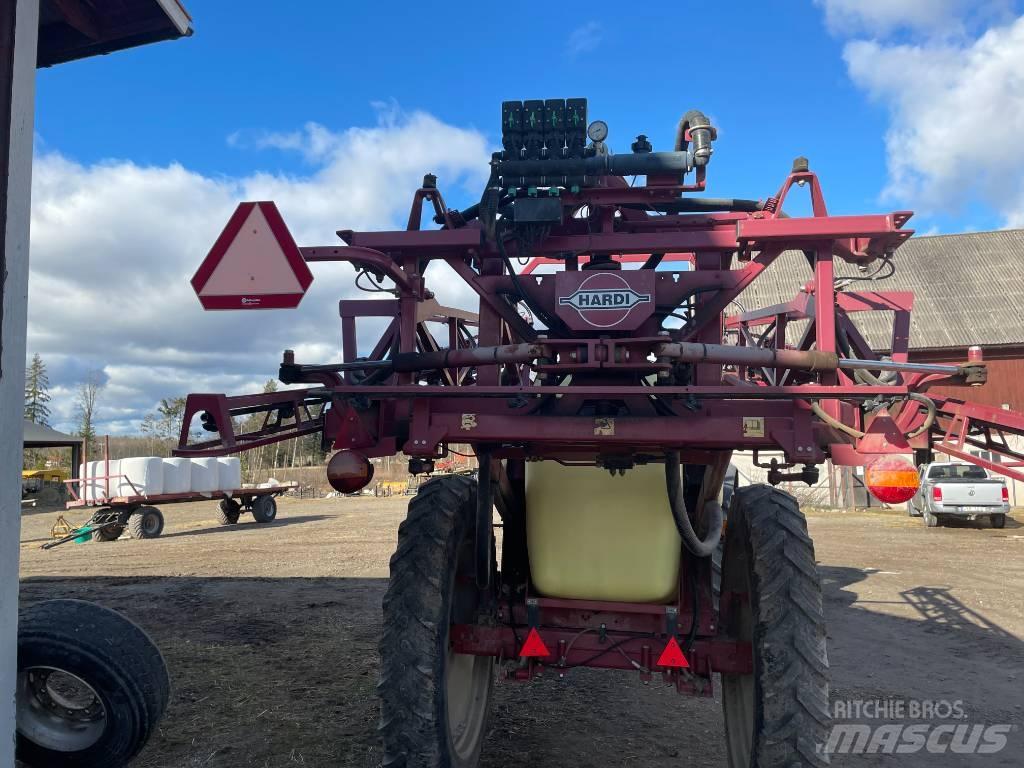 Hardi 2800LPY Прицепные опрыскиватели
