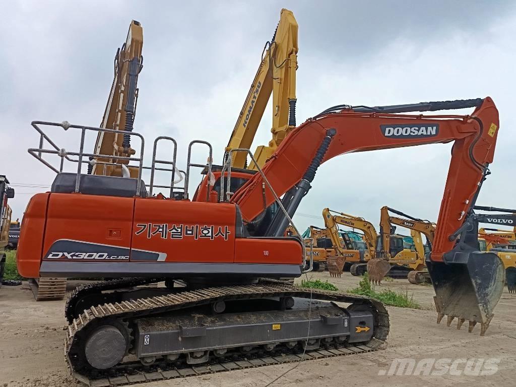 Doosan DX 300 LC Гусеничные экскаваторы