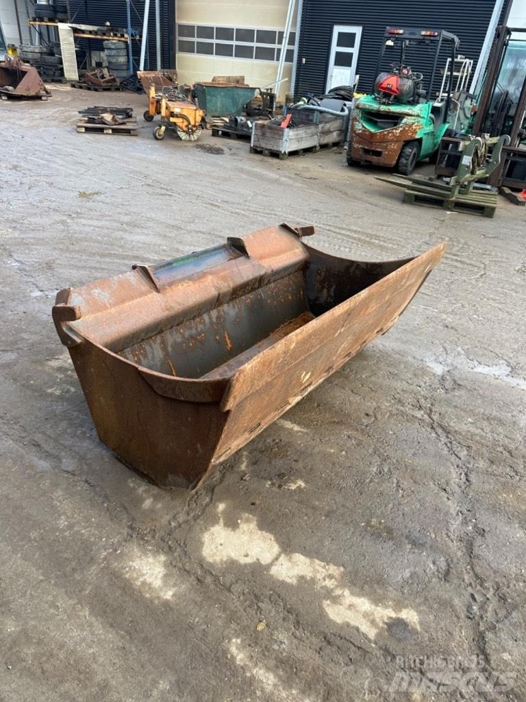  Andet S60 skifte Ковши