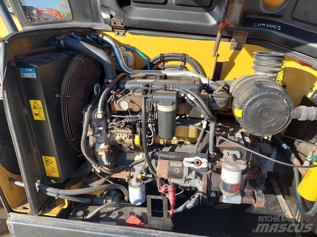 CAT TH 407 Телескопические погрузчики