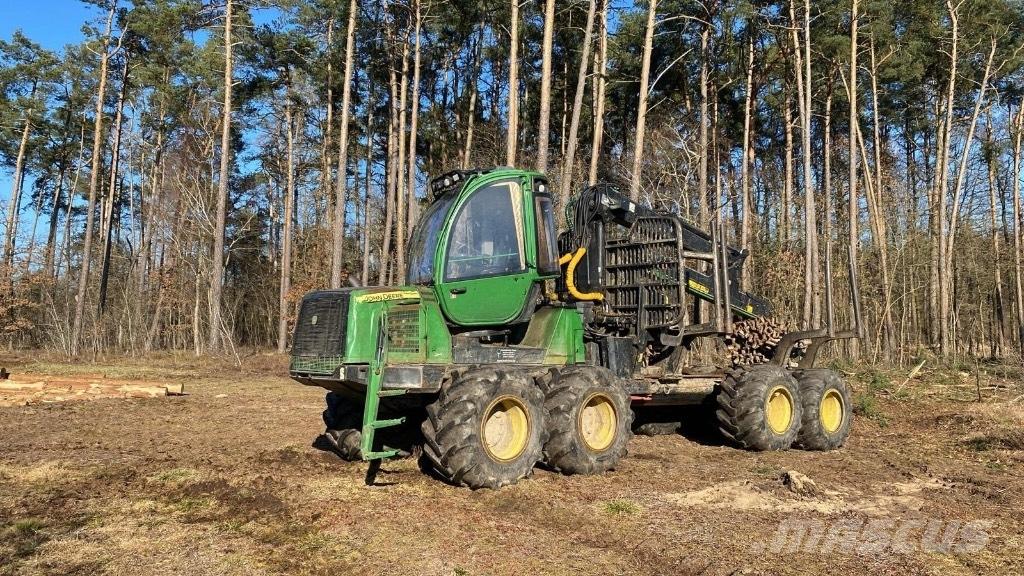 John Deere 1010 E Форвардеры