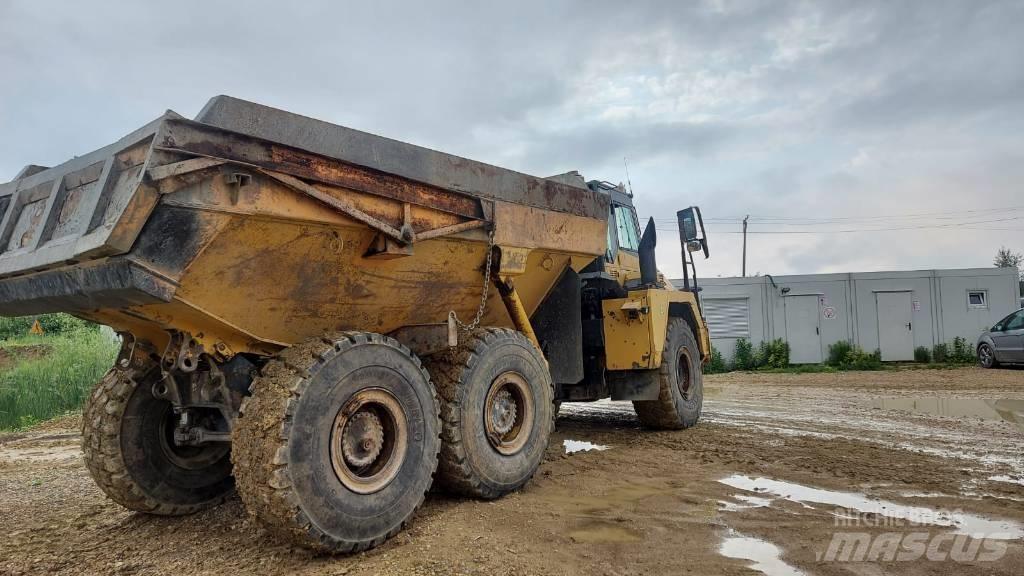 Komatsu HM300-2 Шарнирно-сочленённые самосвалы