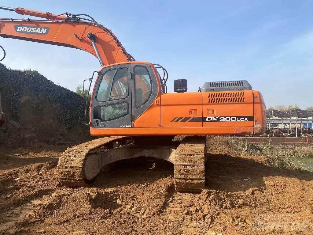 Doosan DX 300 LC Гусеничные экскаваторы