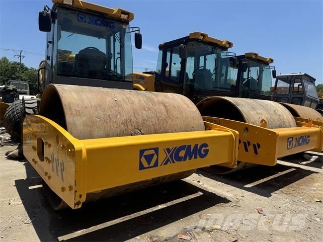 XCMG XS 223 J Грунтовые катки