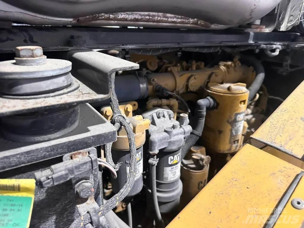 CAT 950M Фронтальные погрузчики