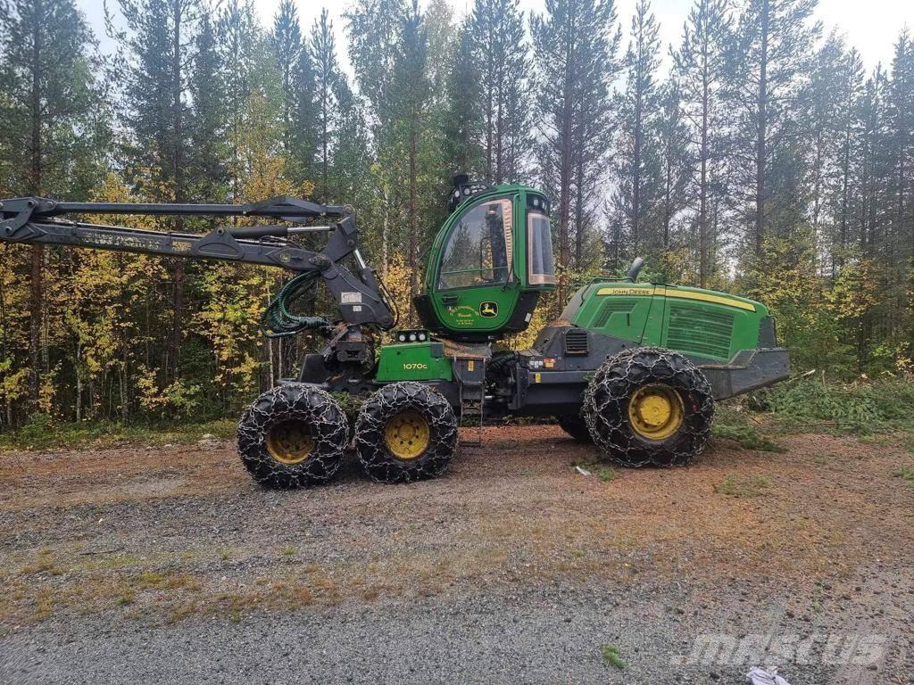 John Deere 1070 G Харвестеры