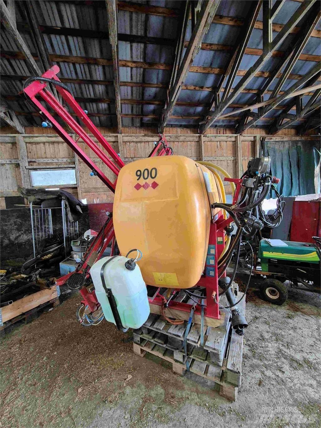 Junkkari 900L Прицепные опрыскиватели