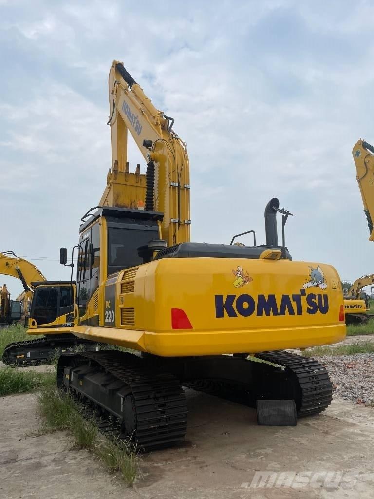 Komatsu PC 220 Гусеничные экскаваторы