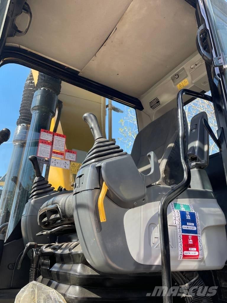 CAT 323D2 Гусеничные экскаваторы