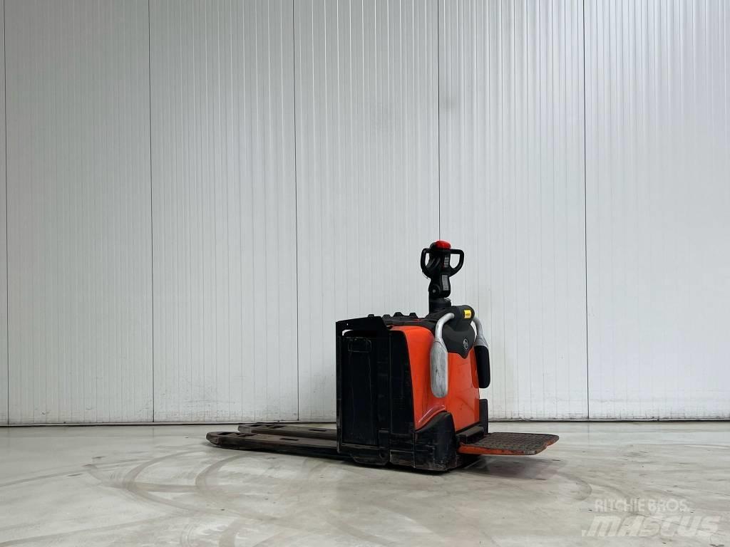 BT LPE250 Самоходные электрические тележки