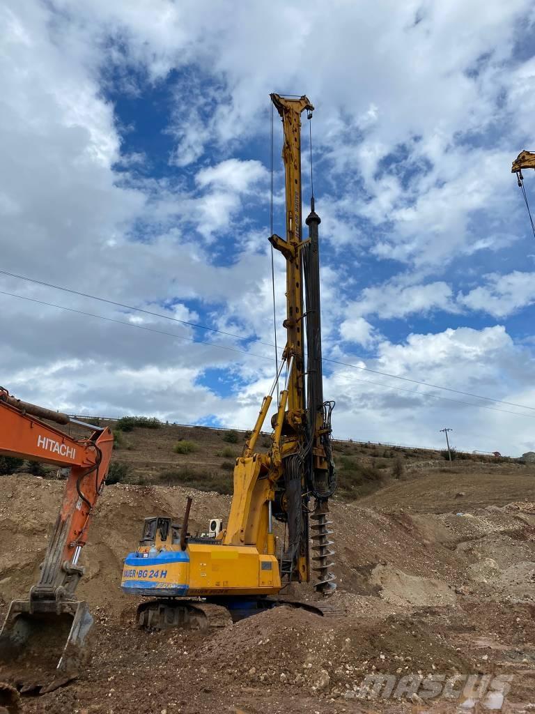 Bauer BG 24 H Гусеничные буровые установки