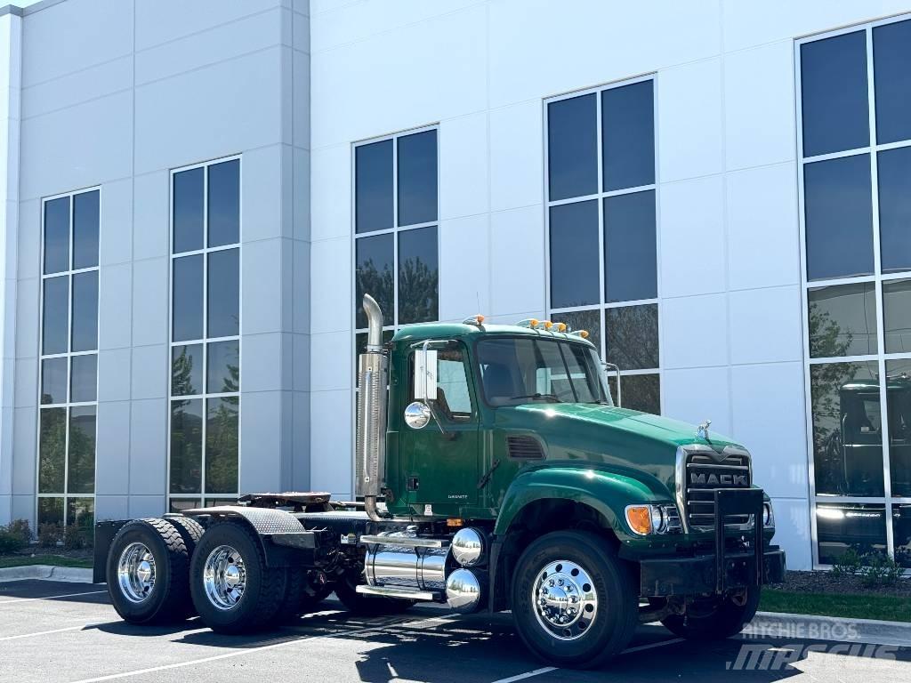 Mack Granite CV713 Седельные тягачи
