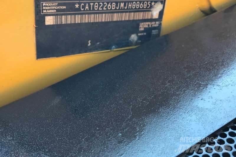 CAT 226B Специальные грузовики