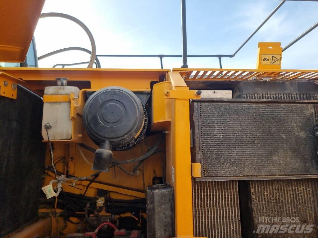 JCB JS 220 LC Гусеничные экскаваторы