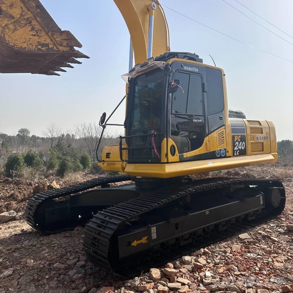 Komatsu PC 240 Гусеничные экскаваторы