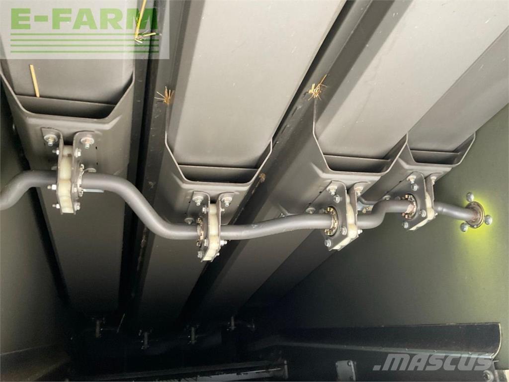 CLAAS AVERO 240 Зерноуборочные комбайны