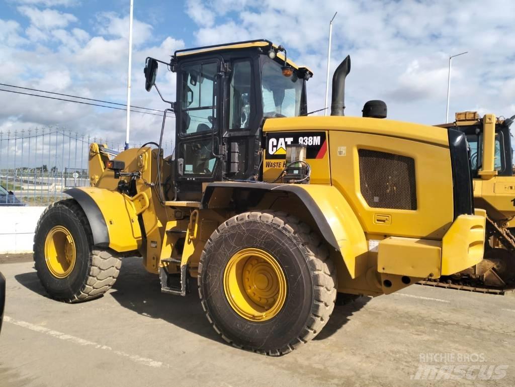 CAT 938 M Фронтальные погрузчики