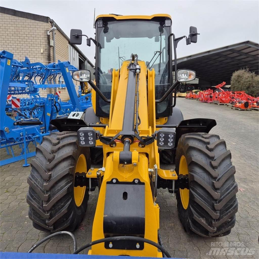 JCB TM 220 AGRI Телескопические подъемники