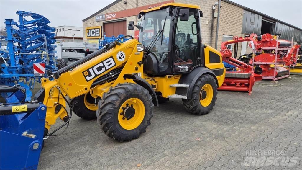 JCB TM 220 AGRI Телескопические подъемники