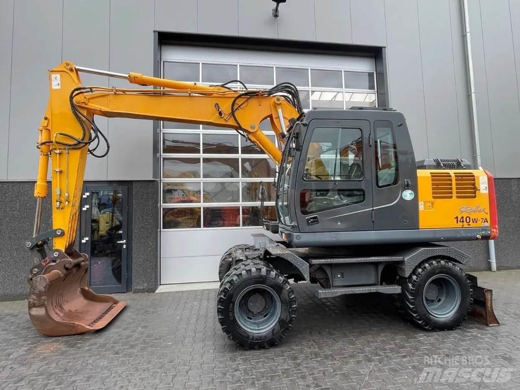 Hyundai R140W-7A Колёсные экскаваторы