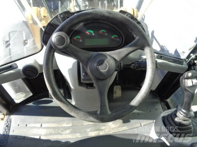 CAT 908M Фронтальные погрузчики
