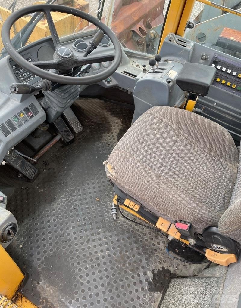 Volvo L120C Фронтальные погрузчики