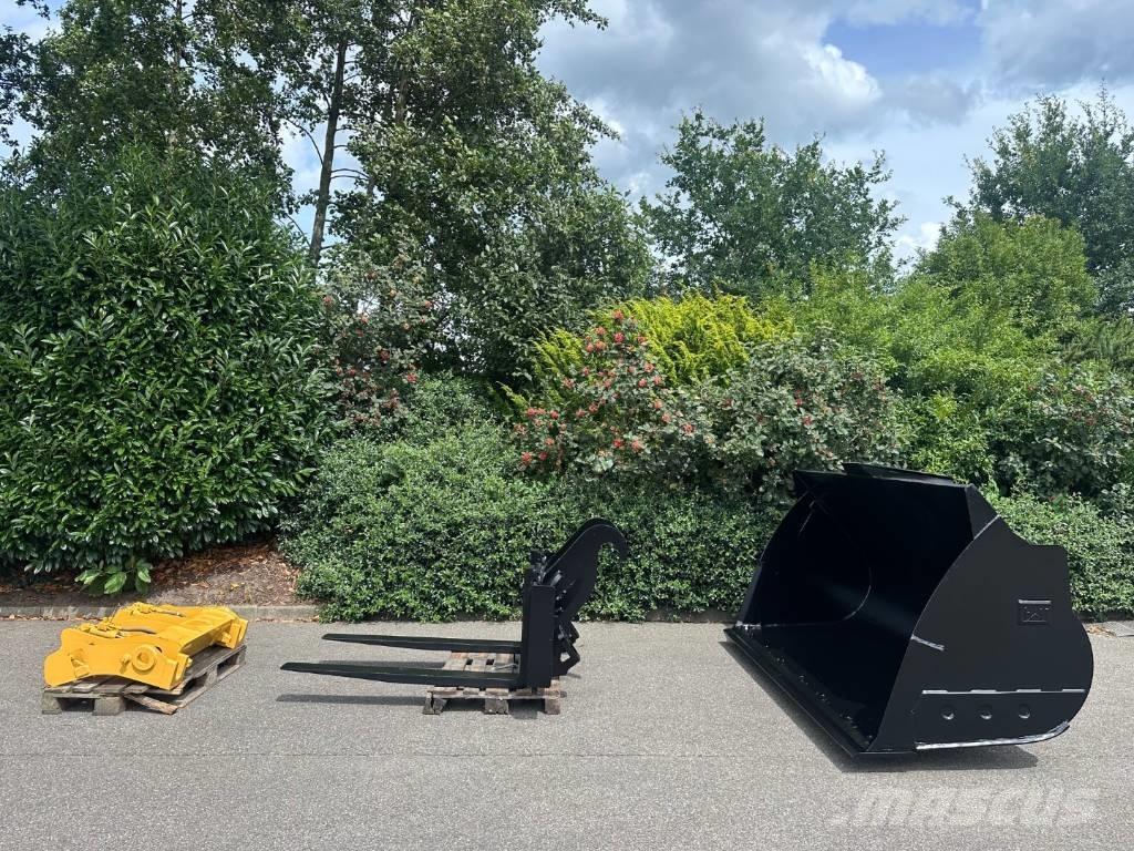 CAT 938M Фронтальные погрузчики