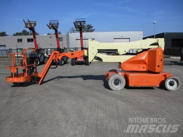 JLG E400AJP (817) Компактные самоходные стреловые подъемники