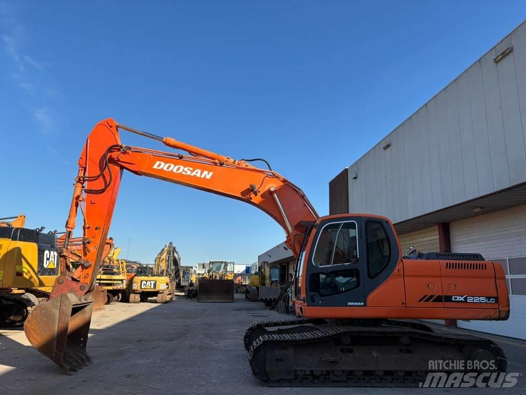 Doosan DX255LC Гусеничные экскаваторы