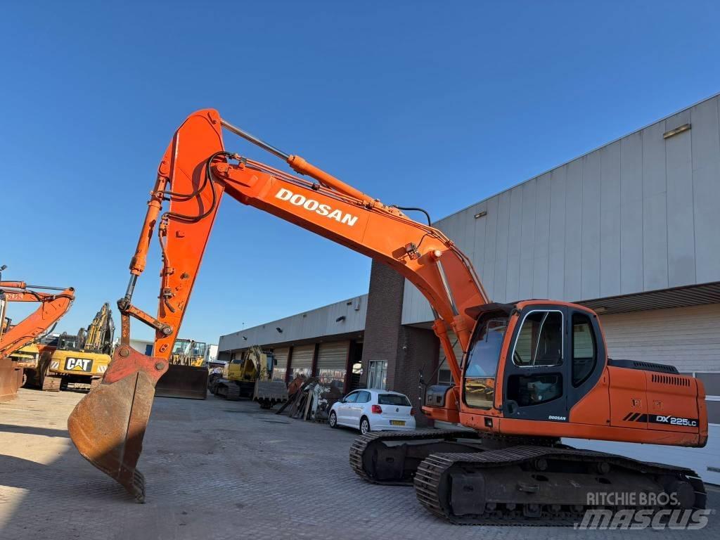Doosan DX255LC Гусеничные экскаваторы