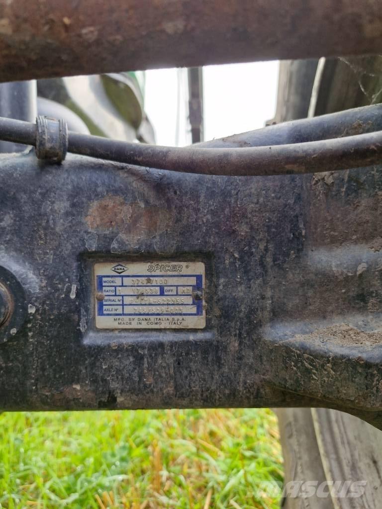 Valtra T 182 Versu Трактора