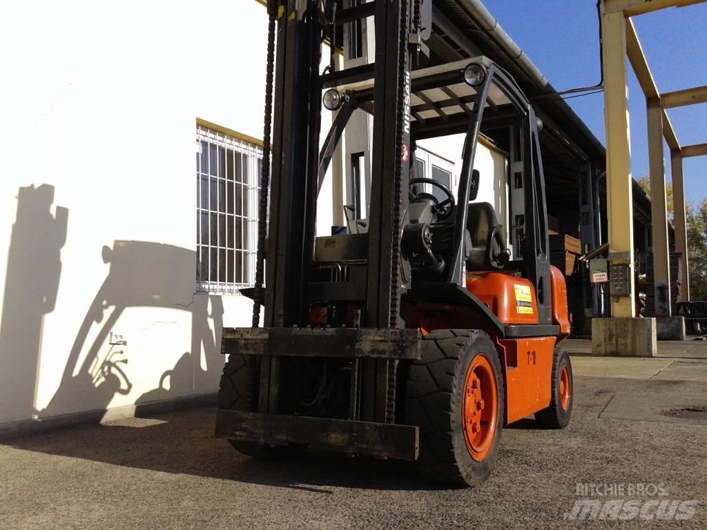 Nissan FGD09A30Q Дизельные погрузчики