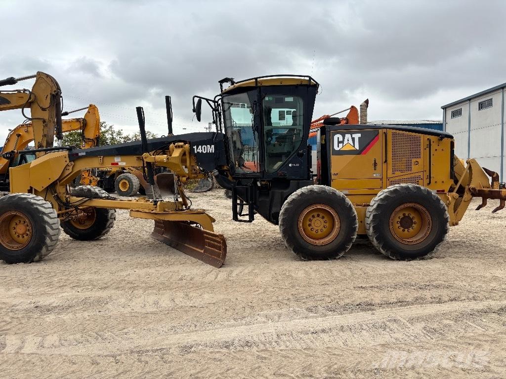 CAT 140M Грейдеры