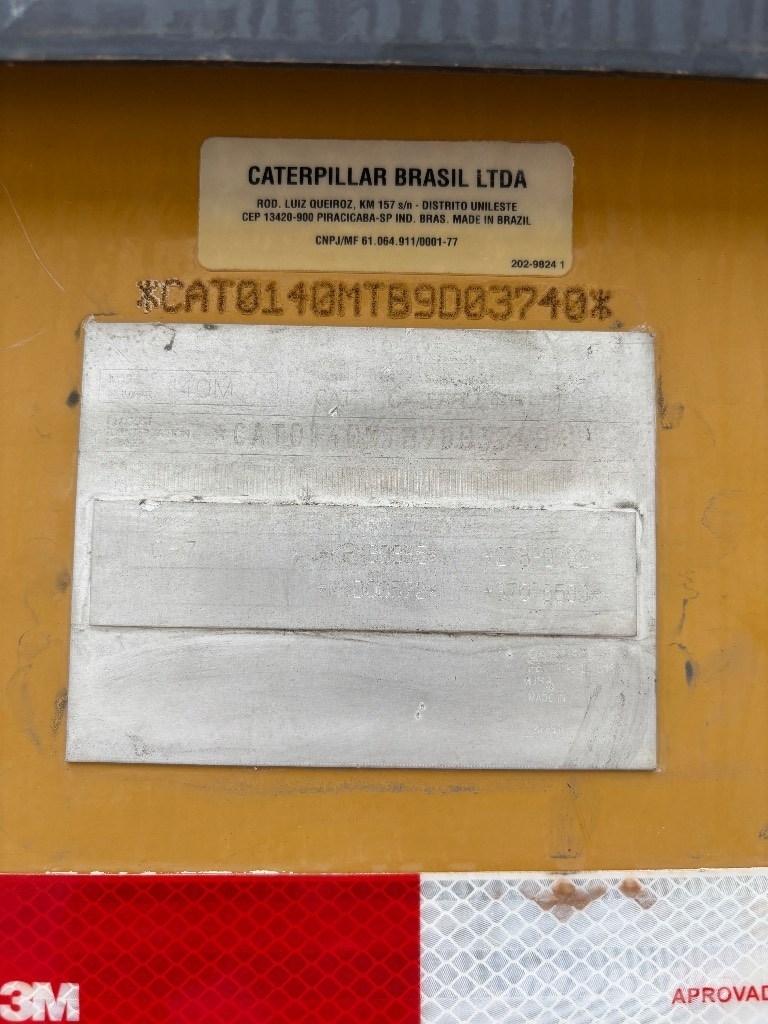 CAT 140M Грейдеры