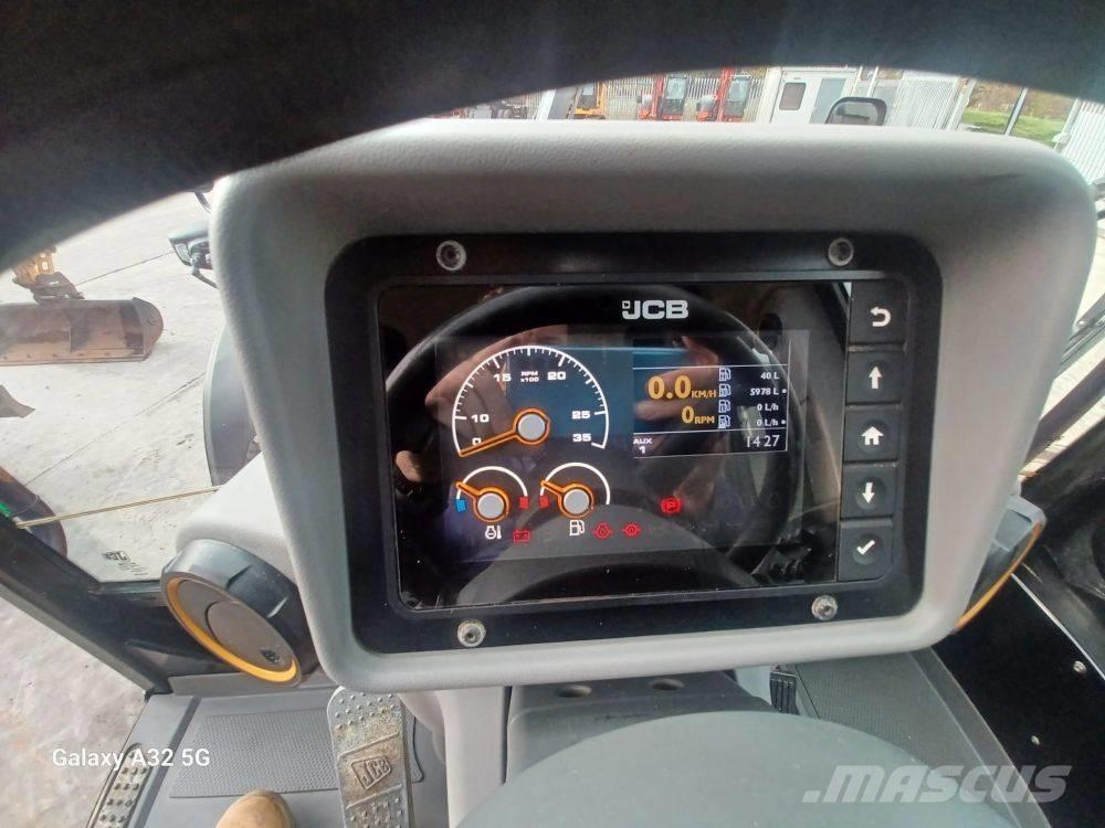 JCB TM 320 S Сельскохозяйственные телескопические погрузчики