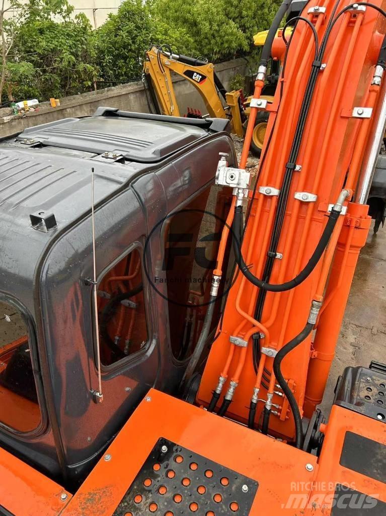 Hitachi ZX 120 Гусеничные экскаваторы