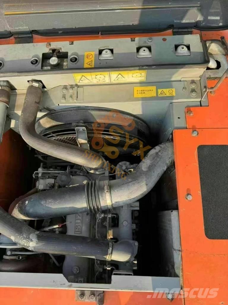 Hitachi ZX 200 Гусеничные экскаваторы