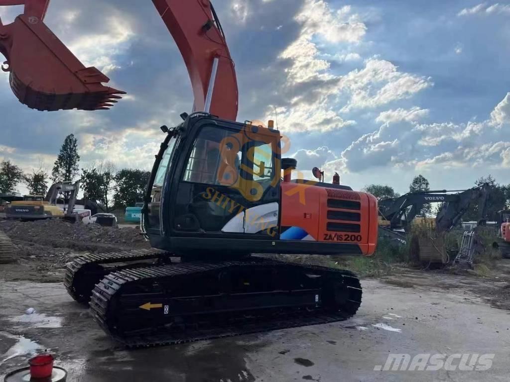 Hitachi ZX 200 Гусеничные экскаваторы