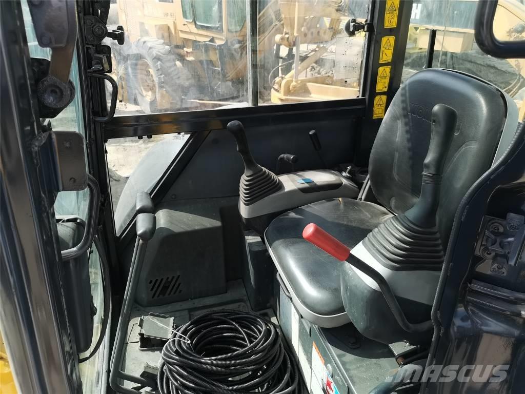 Komatsu PC35 Мини-экскаваторы