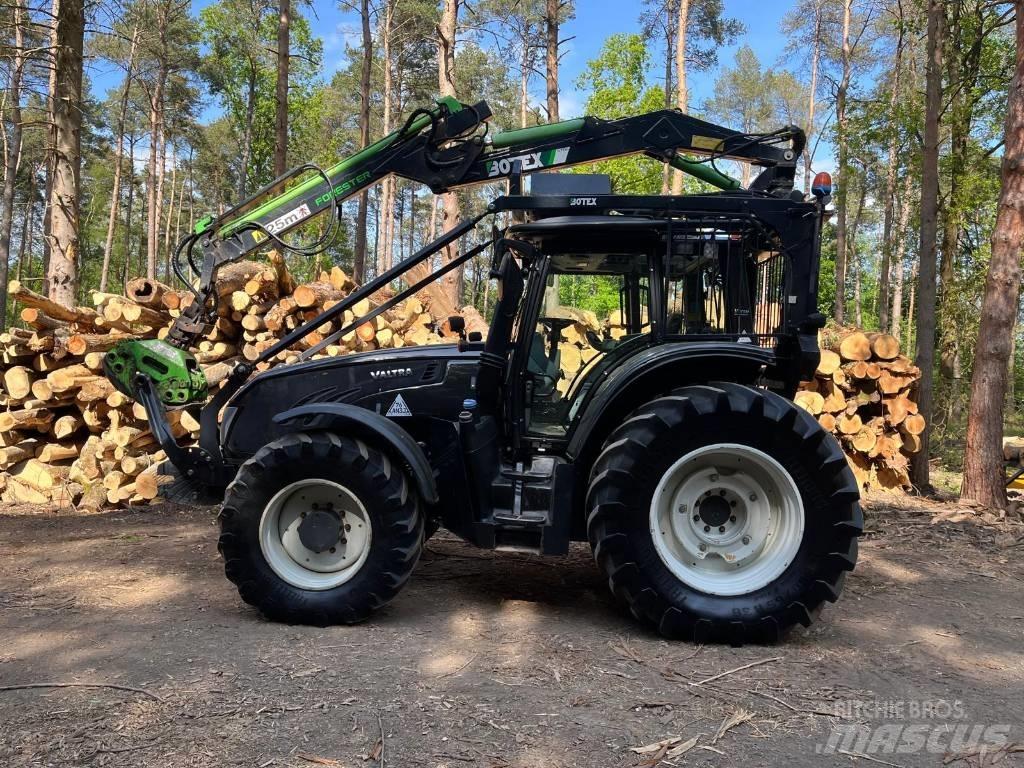 Valtra T183 Versu Трактора