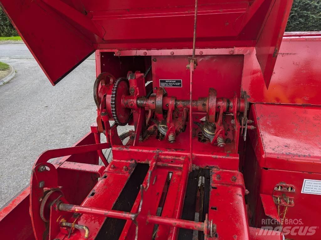 Massey Ferguson 124 Тюковые пресс-подборщики
