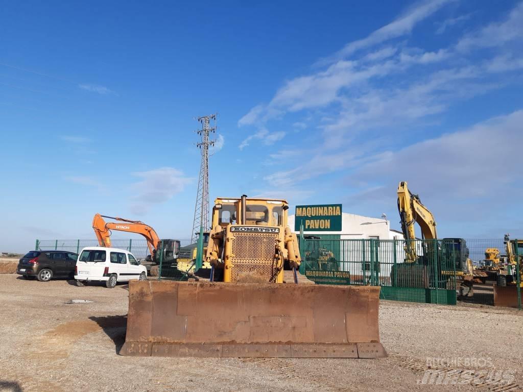 Komatsu D 85 E-12 Гусеничные бульдозеры